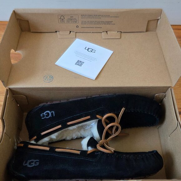 Brand New Ugg Moccasin Slippers Size 5 Black - Picture 7 of 7